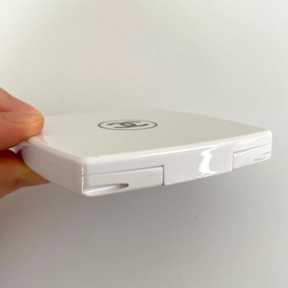 Brand New Chanel White Plastic Makeup Mirror Duo - Picture 3 of 7